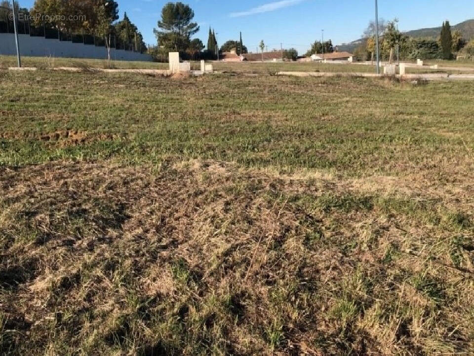Terrain à BRIGNOLES