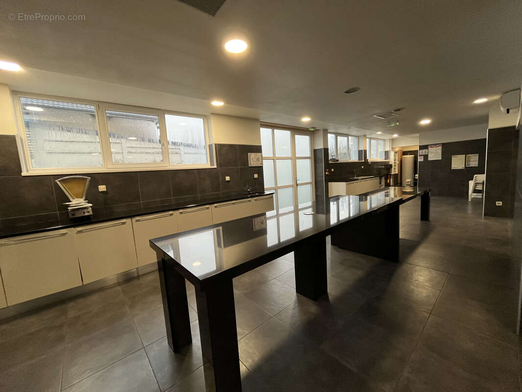 Local Commercial - Appartement - 429,5 m2 - photo 5