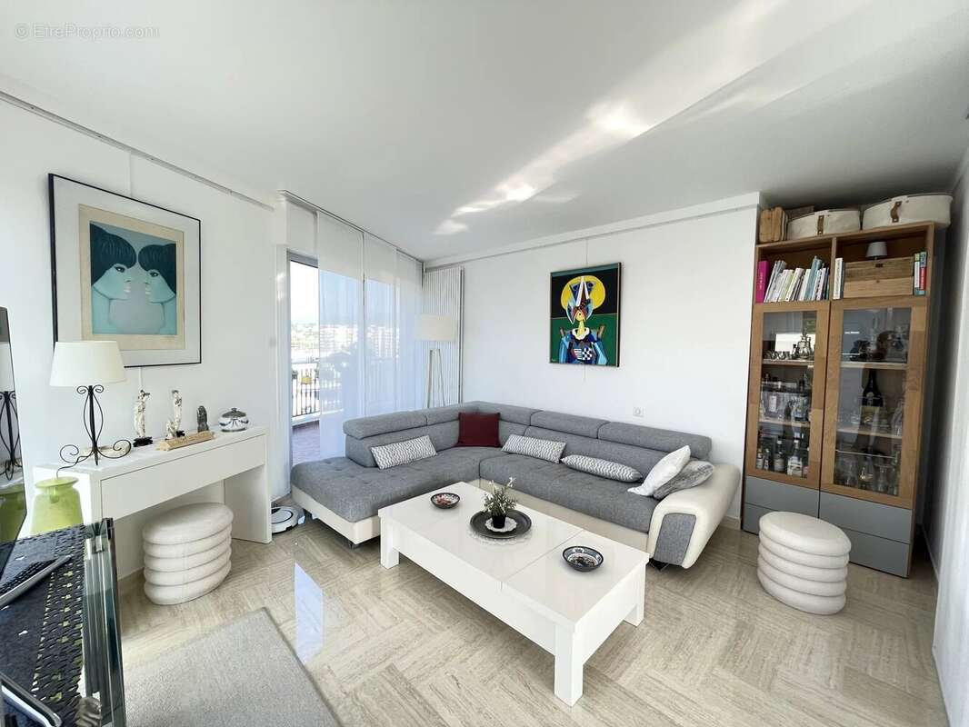 Appartement à MANDELIEU-LA-NAPOULE