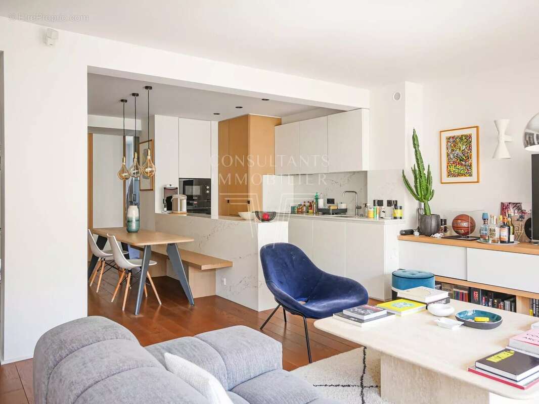 Appartement à PARIS-7E