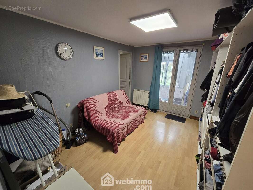 Voici une première chambre - Maison à LE PIAN-MEDOC