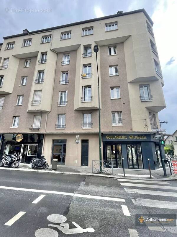 Appartement à LES PAVILLONS-SOUS-BOIS