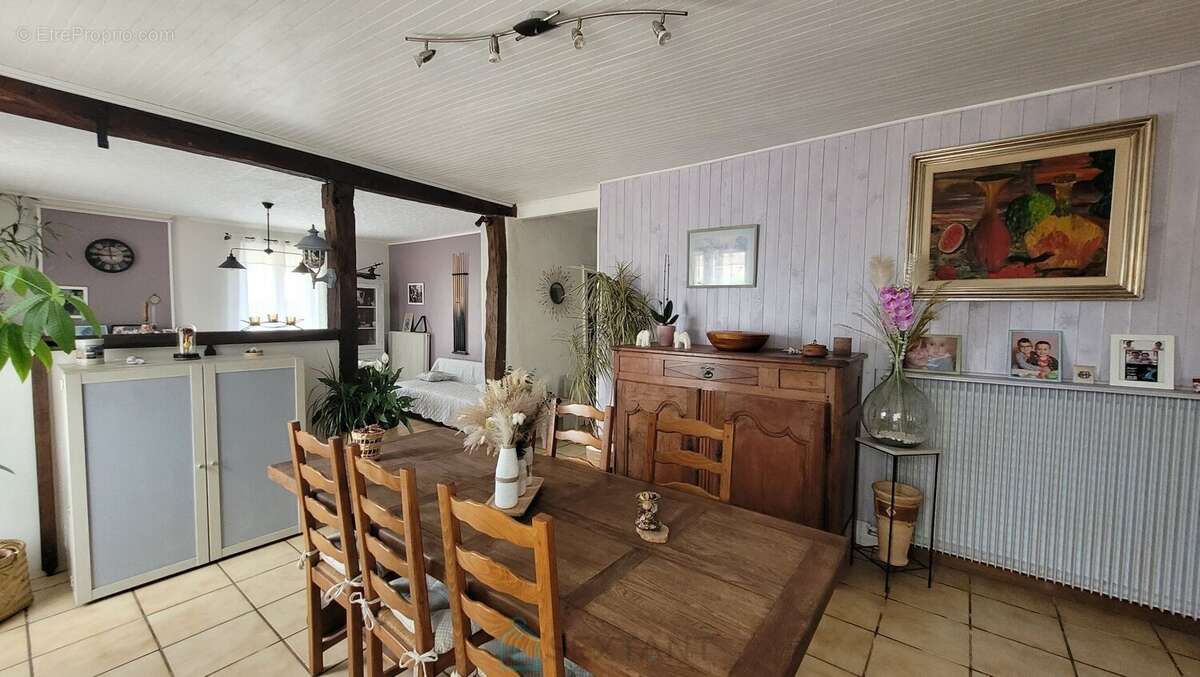 Maison à SAINT-PIERRE-D'EYRAUD