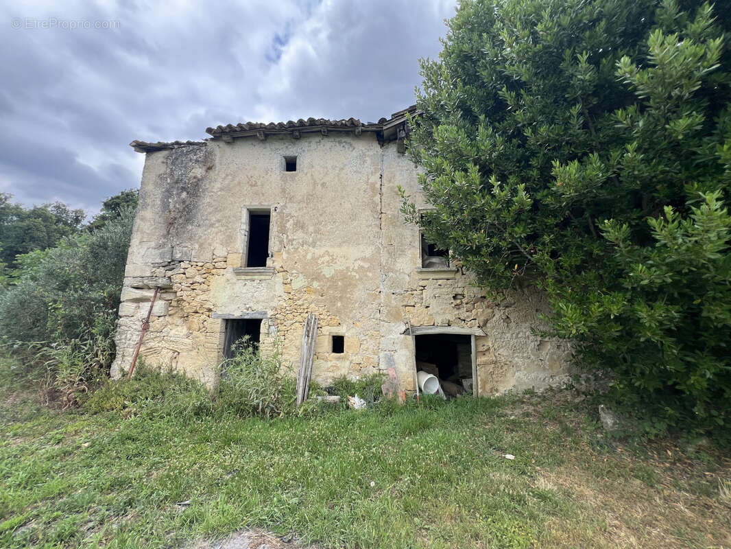 Maison à NAUJAN-ET-POSTIAC