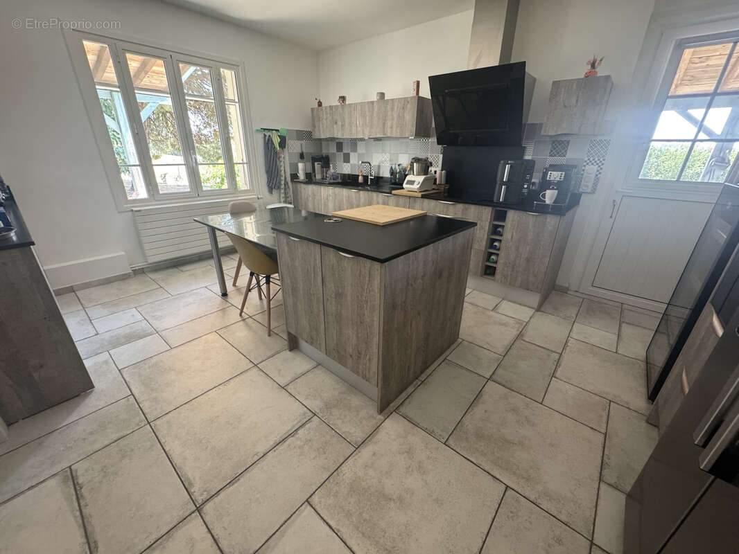 Propriété d'exception 203 m2 & Dépendances de 215 m2 - photo 10