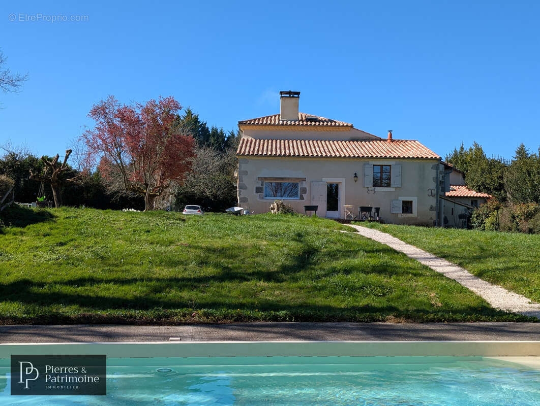 Maison à MONCRABEAU