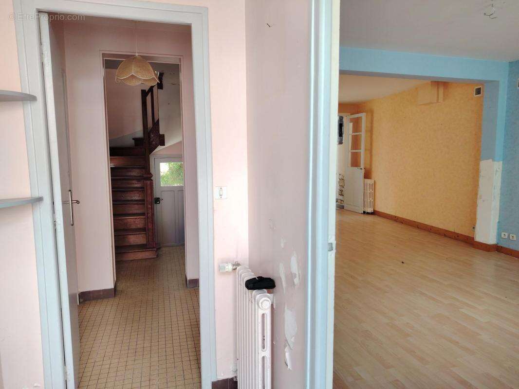 Picauville belle maison de bourg ideale ppied 5 ch - photo 2