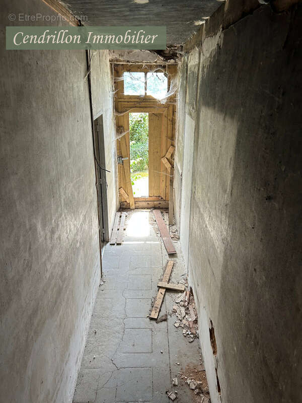Projet de Rénovation : Ensemble Immobilier (2 Maisons + 2 Granges) sur 1537 m2 - photo 7