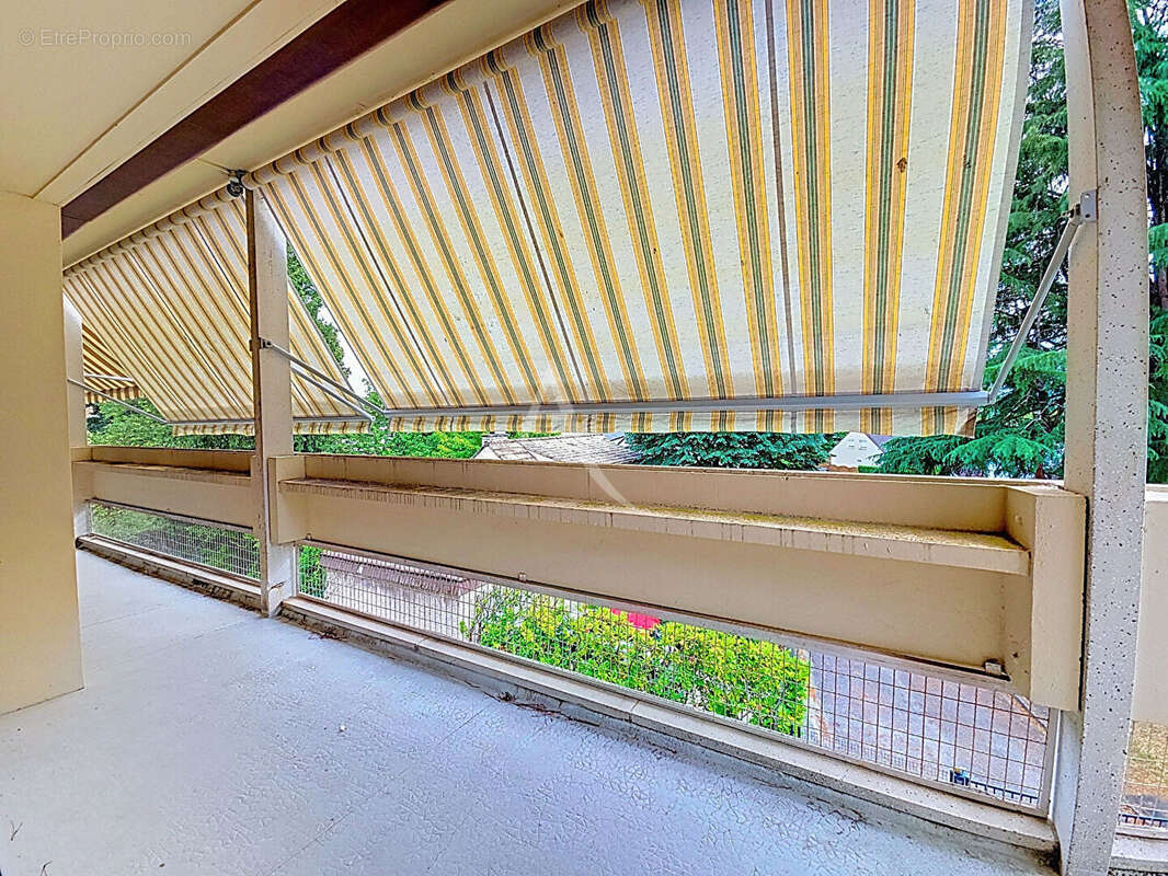 PAU ALLÉES DE MORLAÀS - 3 chambres - Terrasse - Garage - Ascenseur - Vue Pyrénées - photo 2