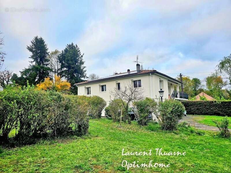 Maison à AZERAT