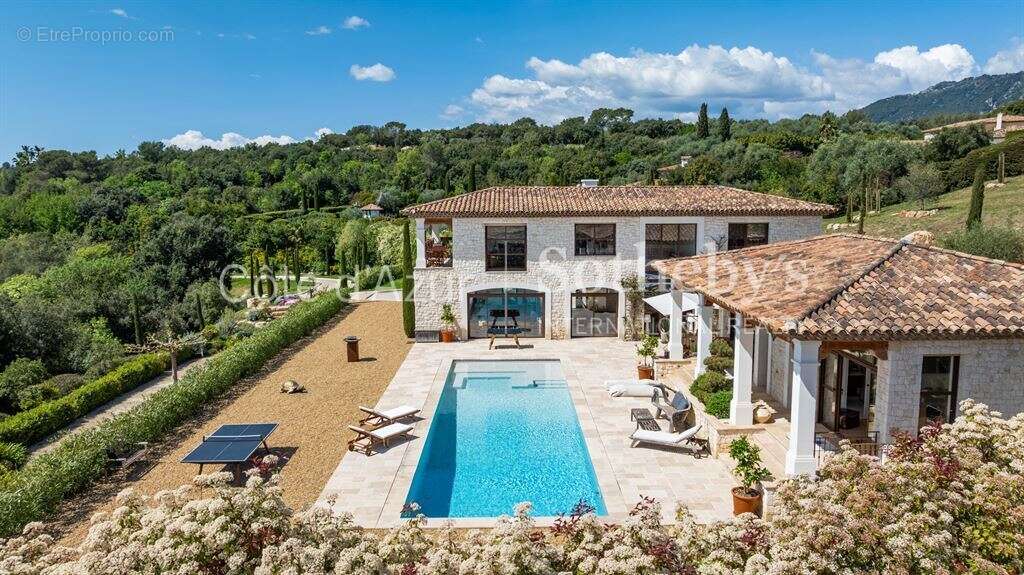 Maison à ROQUEFORT-LES-PINS