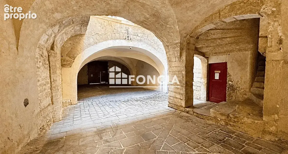 Grand studio de caractère au cœur de Montpellier — fort potentiel, libre immédiatement - photo 10