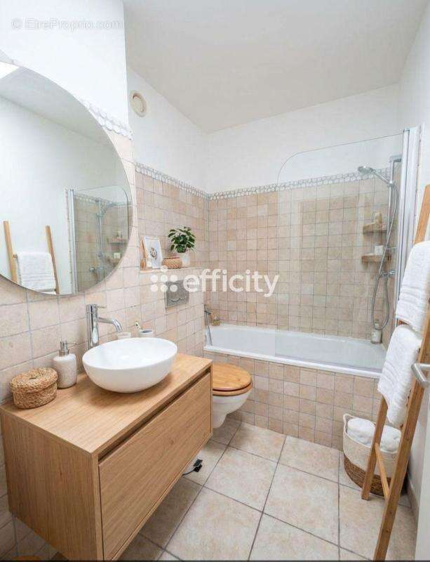 Appartement à LA CROIX-VALMER