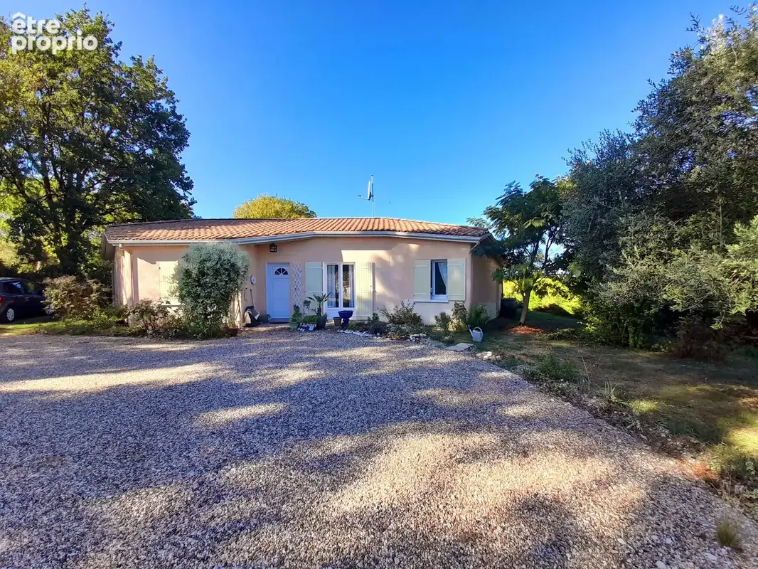 Plain-pied moderne et lumineux dans un environnement paisible - photo 1