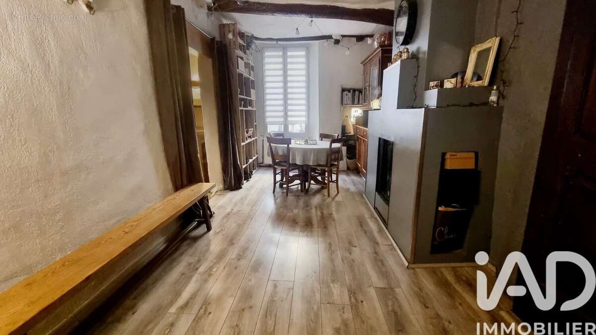 Maison 126 m² à Saint-Maximin-La-Sainte-Baume  - photo 3