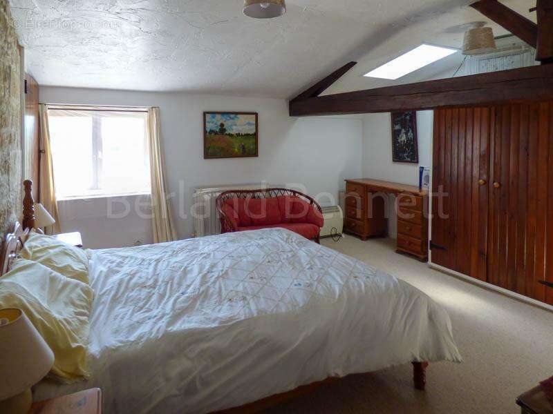 Maison à CHEF-BOUTONNE