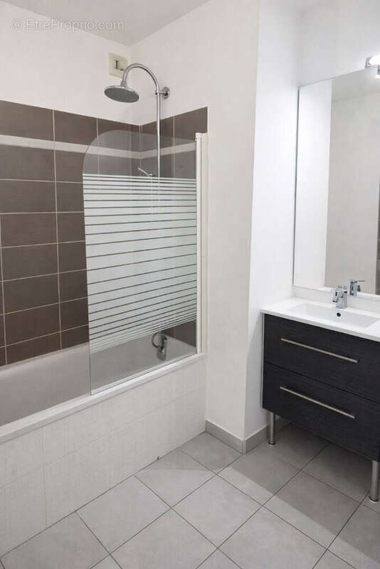 Appartement à MARSEILLE-3E