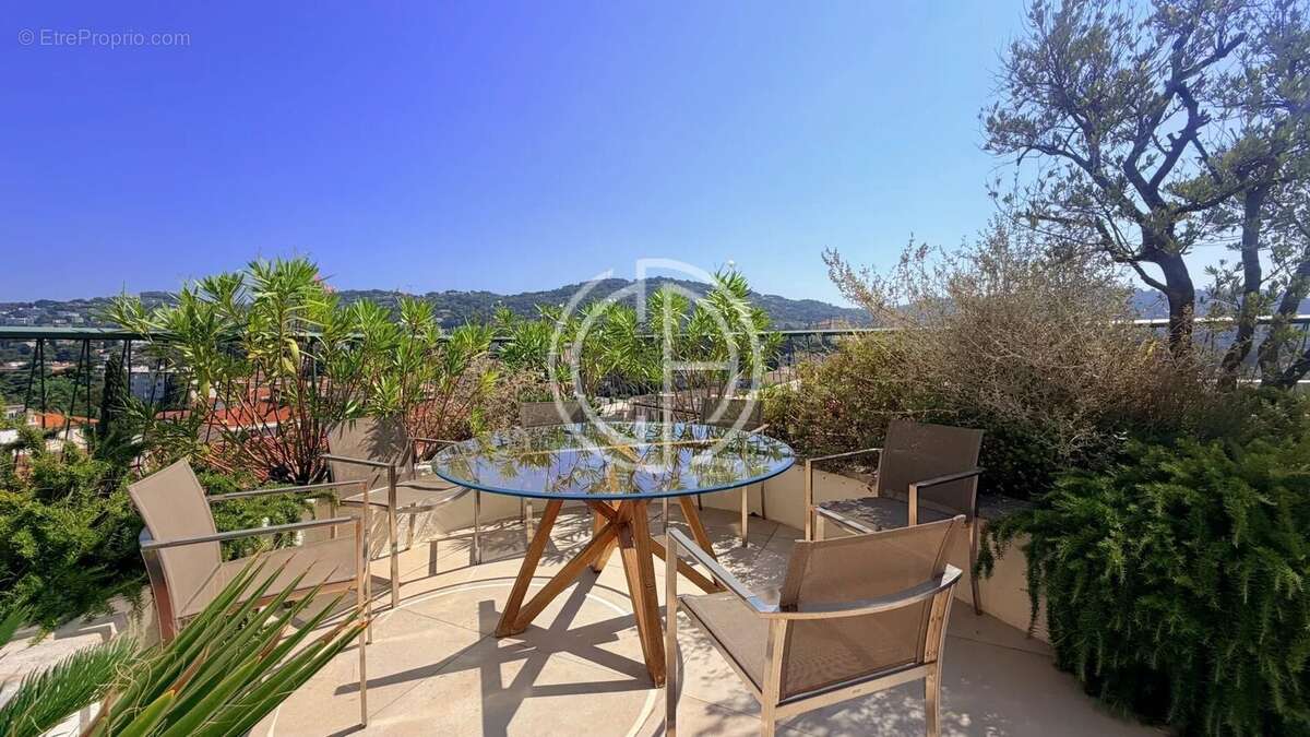 Penthouse - a pieds du centre de cannes - photo 7
