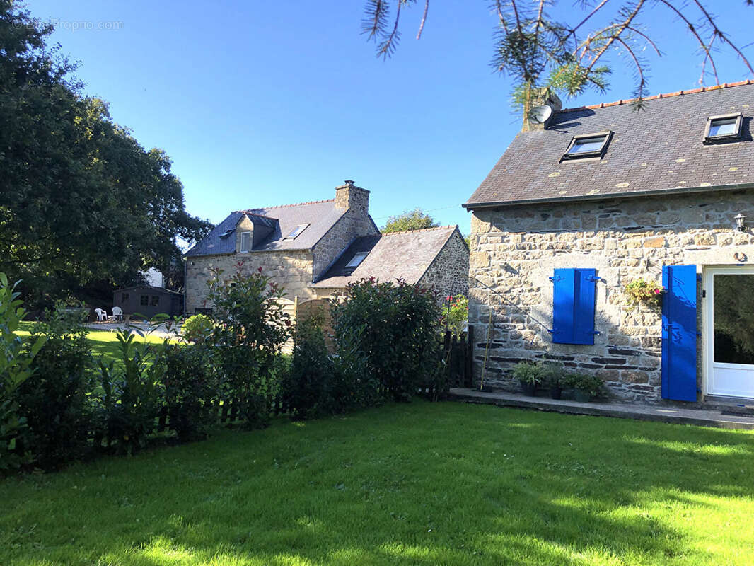 Maison à MAEL-CARHAIX