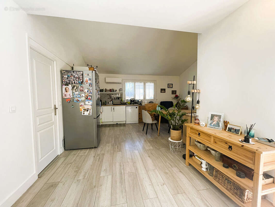 Maison à MAUGUIO