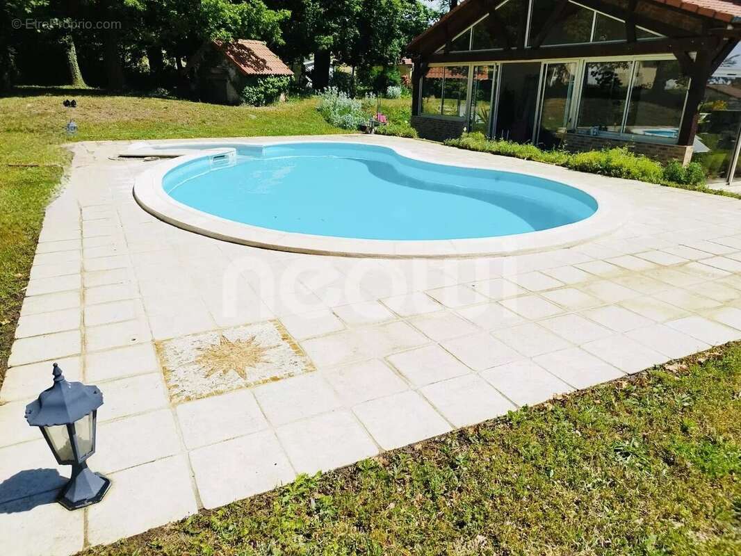 Maison à COMBRONDE