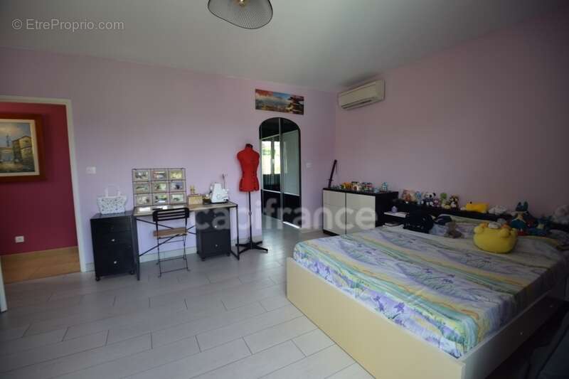 Propriété au calme - 5 chambres - T3 attenant - garage XXL - piscine - à MARMANDE (47) - photo 26