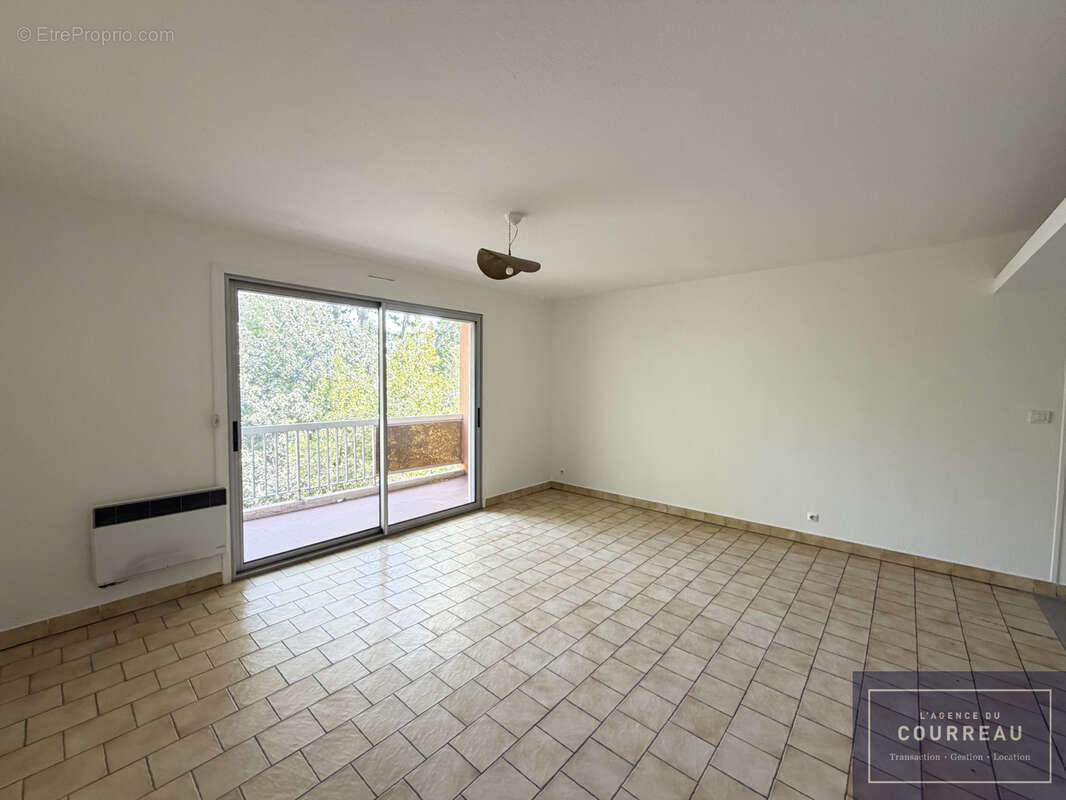 Beaux-Arts (Saint LAZARE) T2 de 49m2 avec Terrasse - photo 2