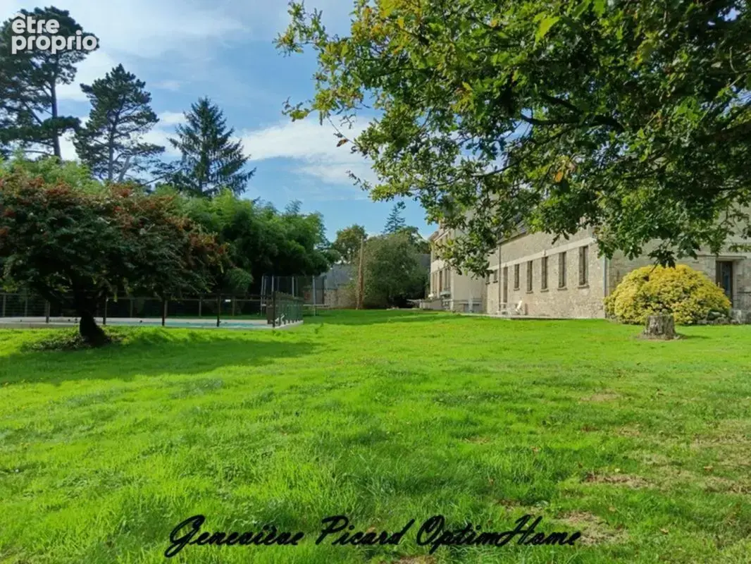 Propriété d'exception de 370 m2 à Pluméliau-Bieuzy avec piscine extérieure chauffée sur 6700 m2 de verdure - photo 5