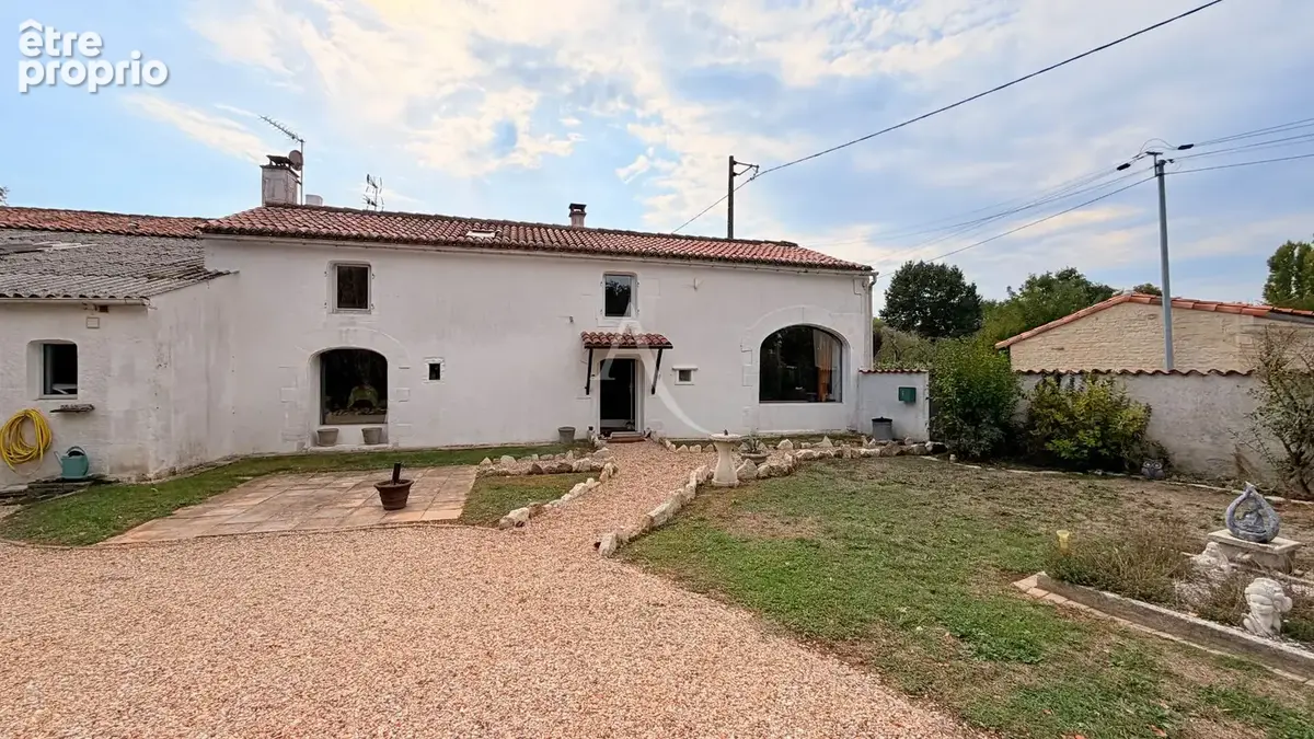 BERCLOUX  - Charmante Maison 3 pièces en pierre et son Gîte - photo 2