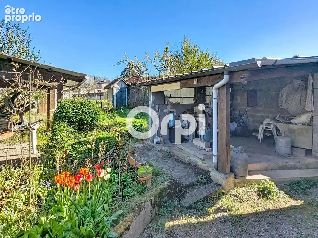 Titre : Maison individuelle avec grand terrain et dépendances - photo 6