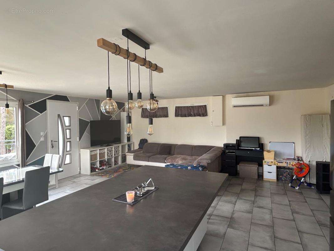 RIANS (83560) – Belle maison de plain-pied 120 m² avec T1 indépendant sur 4 000 m² de terrain piscinable - photo 13