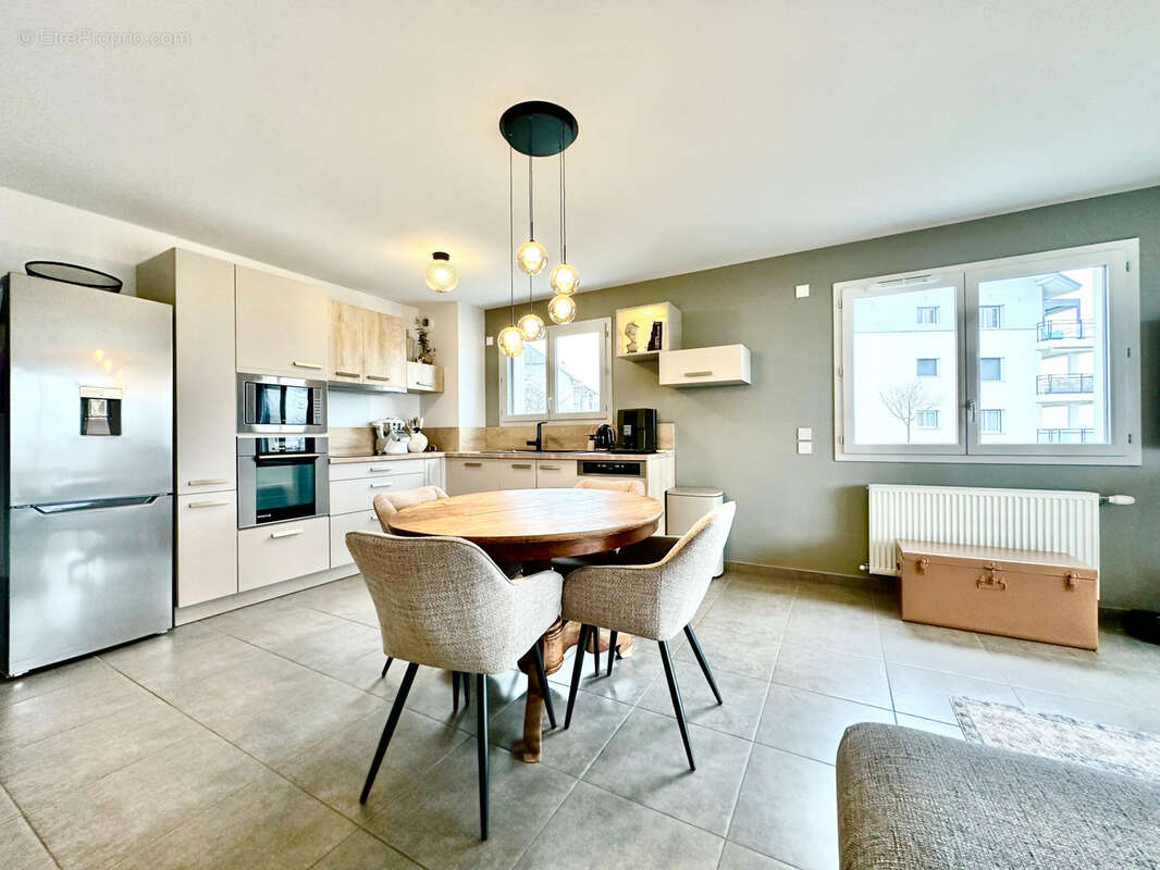 Appartement à SALES