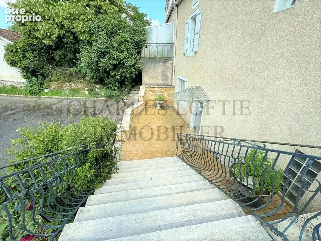 Ensemble immobilier situé à 5 minutes d'un village en Bouriane avec tous commerces - photo 36