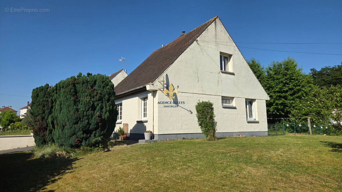 Maison à SAINT-LEU-D'ESSERENT