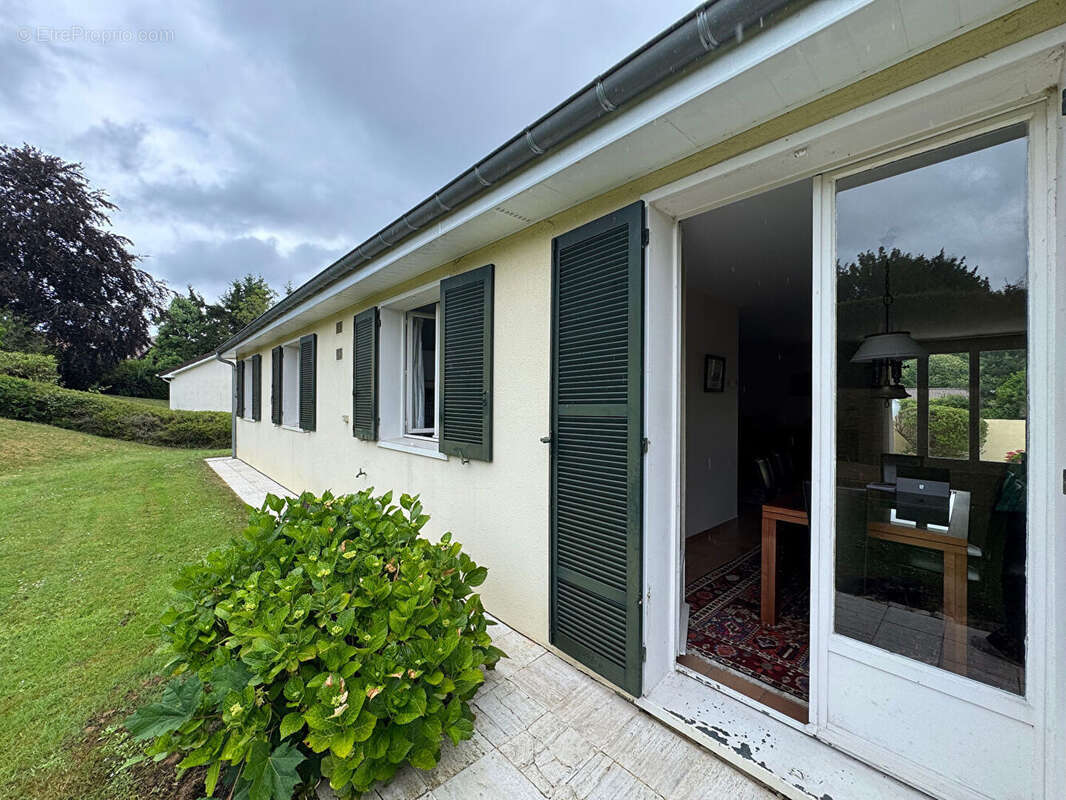 Maison à SAINT-NOM-LA-BRETECHE