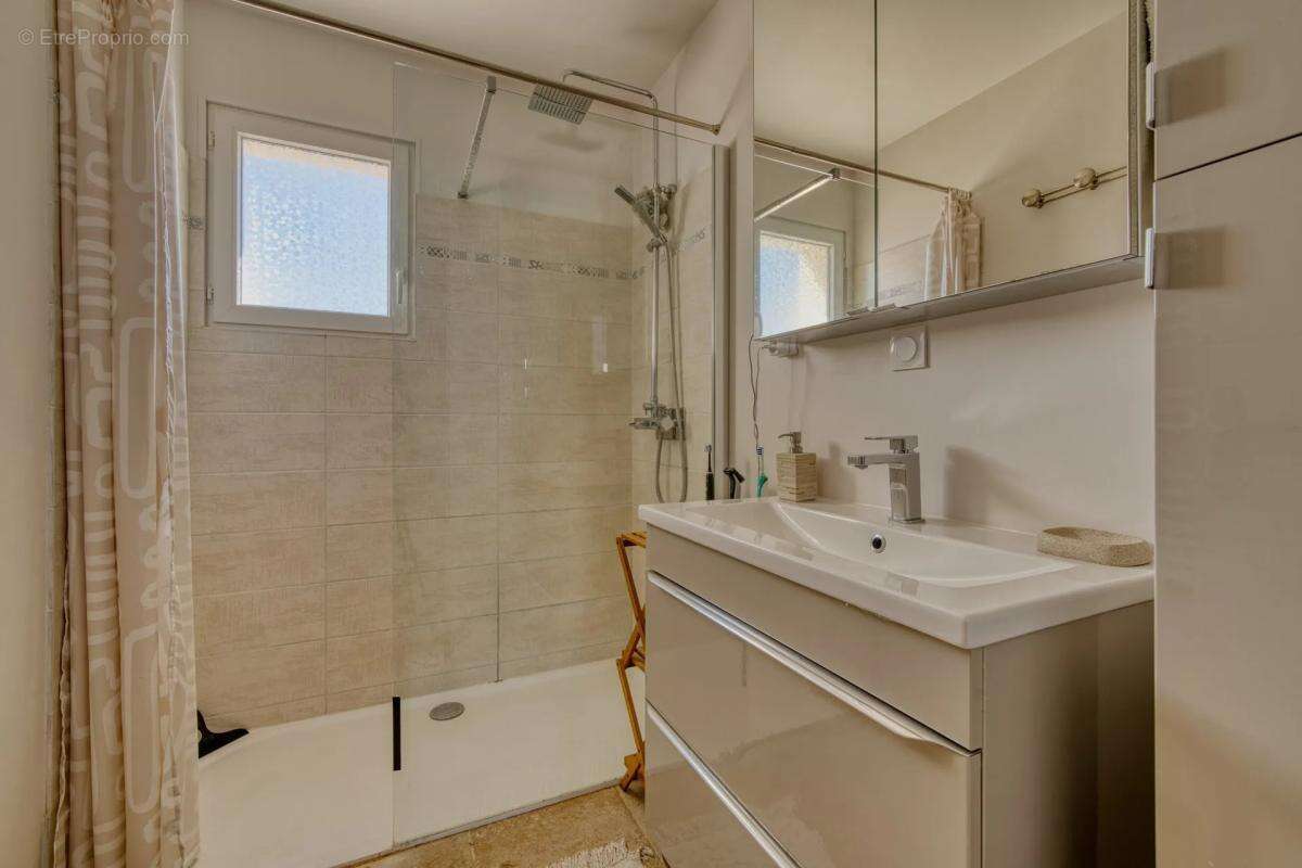 Maison moderne 95m² avec jardin et piscine à Saint-Agnant - photo 19