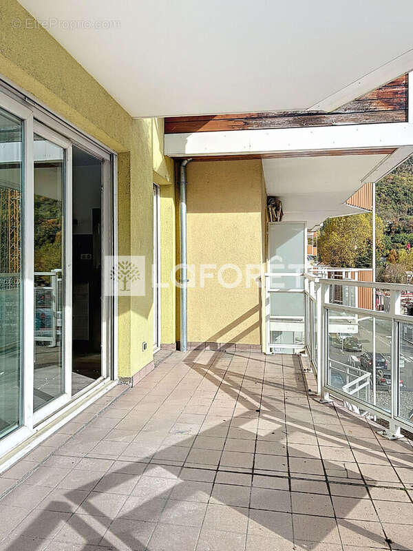 Appartement à CHALLES-LES-EAUX