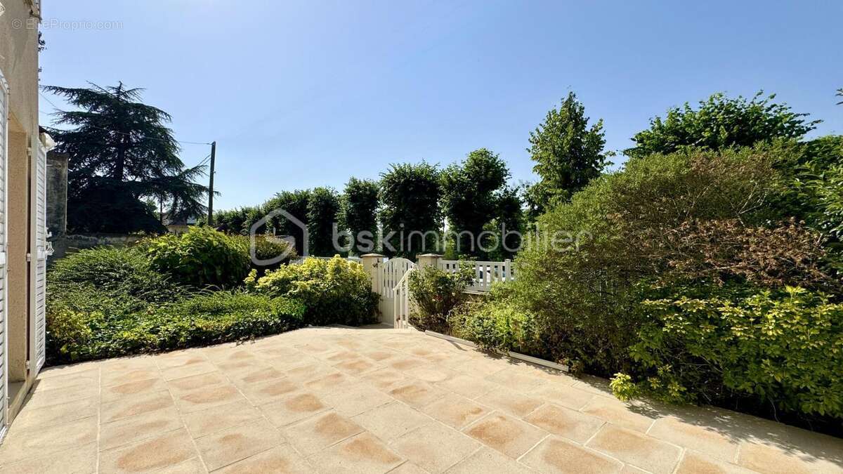 Maison à GERMIGNY-L&#039;EVEQUE