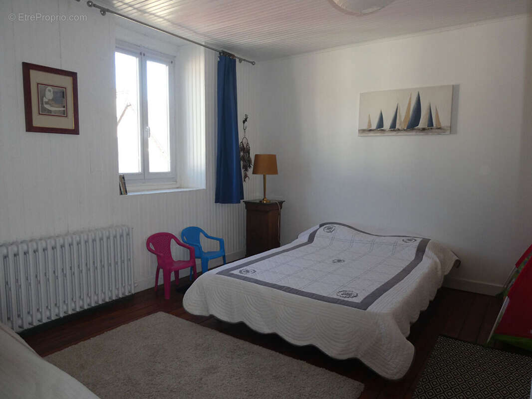 Maison Pont L Eveque, 159 m², 6ch, 1sdb, 1sdd, garage, cour intérieure - photo 7