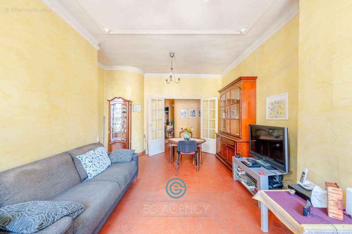 Appartement à MARSEILLE-1E