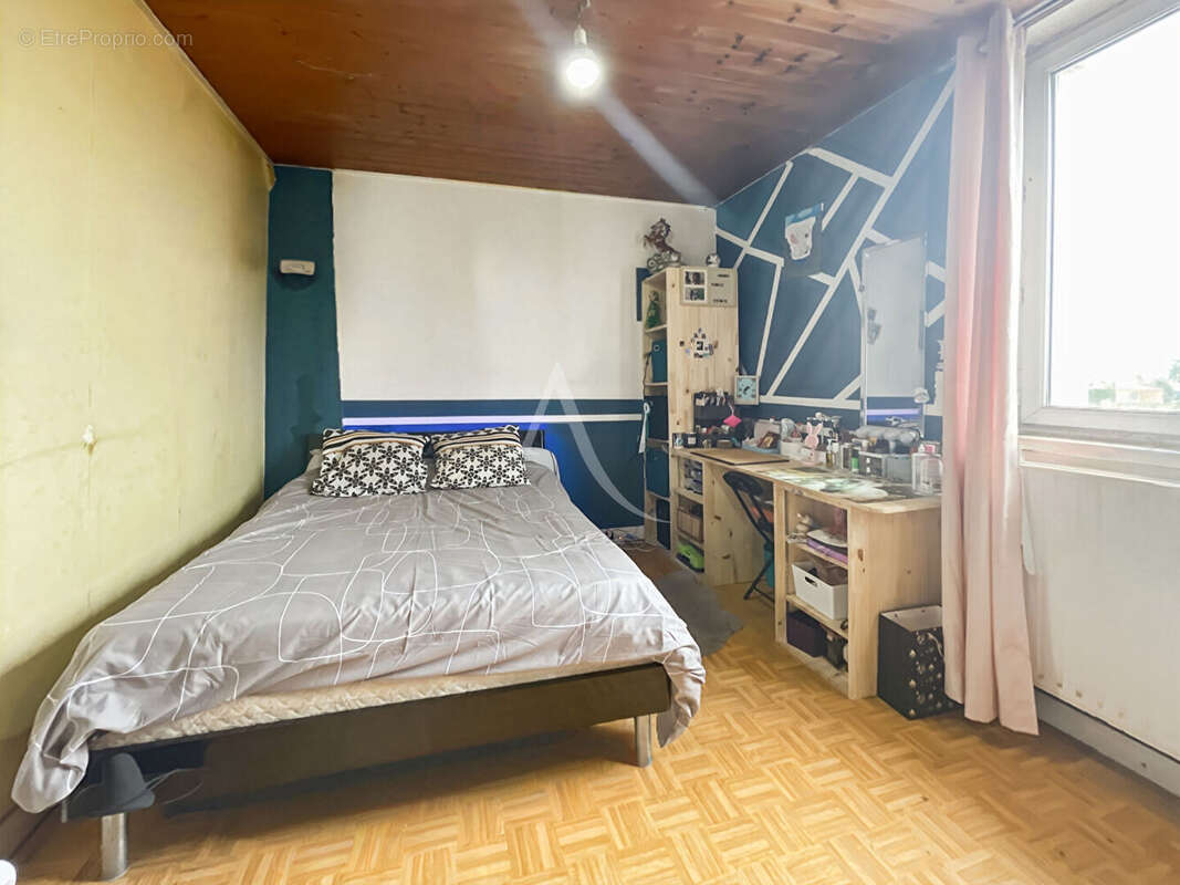 Maison à CHAMPAGNE-LES-MARAIS