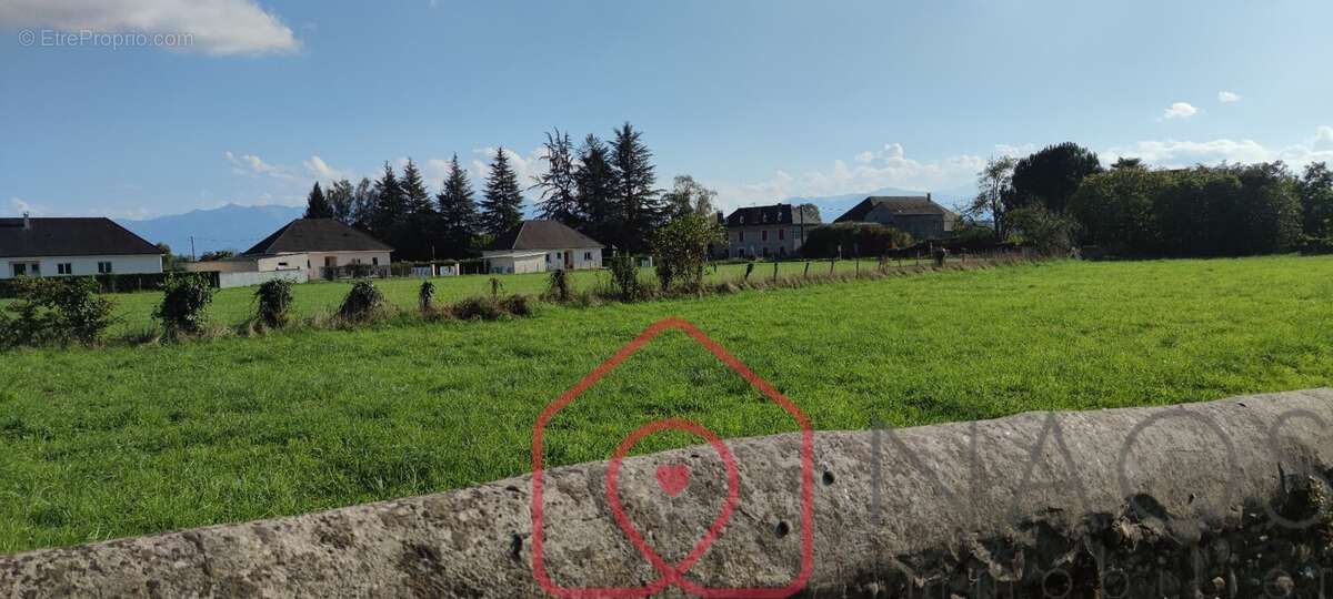Terrain à OLORON-SAINTE-MARIE