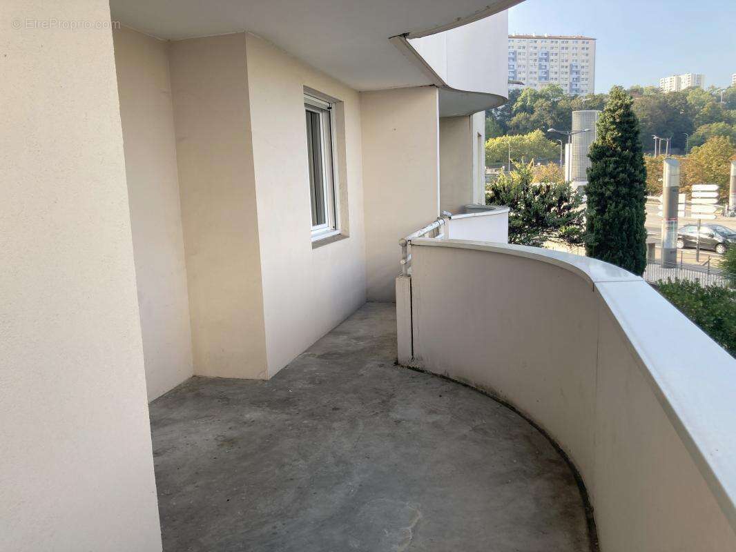 Appartement à LYON-9E