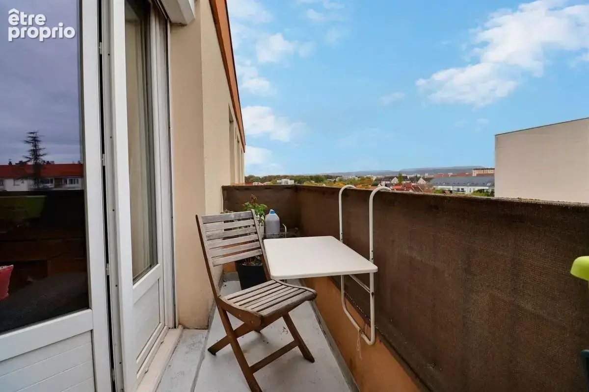 BAS FACULTES - T2 - 49 m² - Une chambre - Balcon - Cave - photo 3