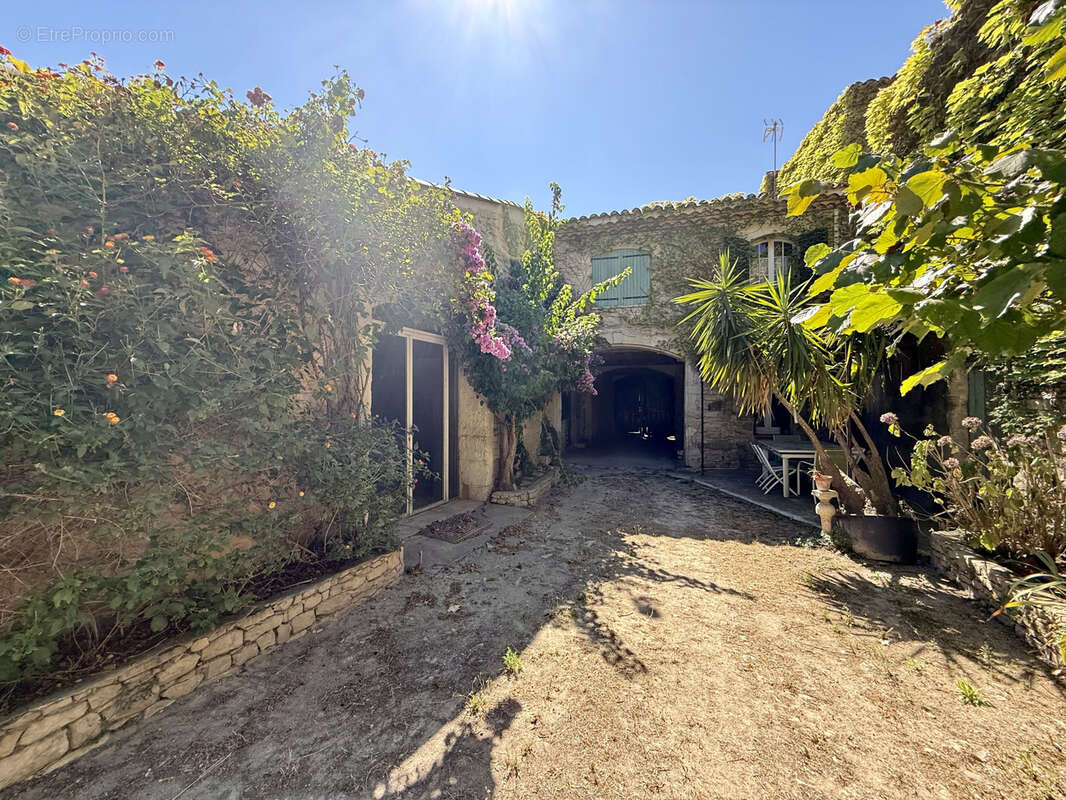 Maison à MILHAUD
