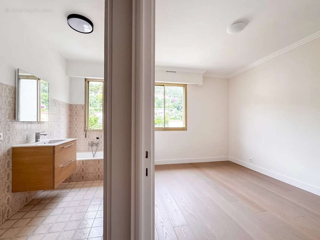 Appartement à BEAULIEU-SUR-MER