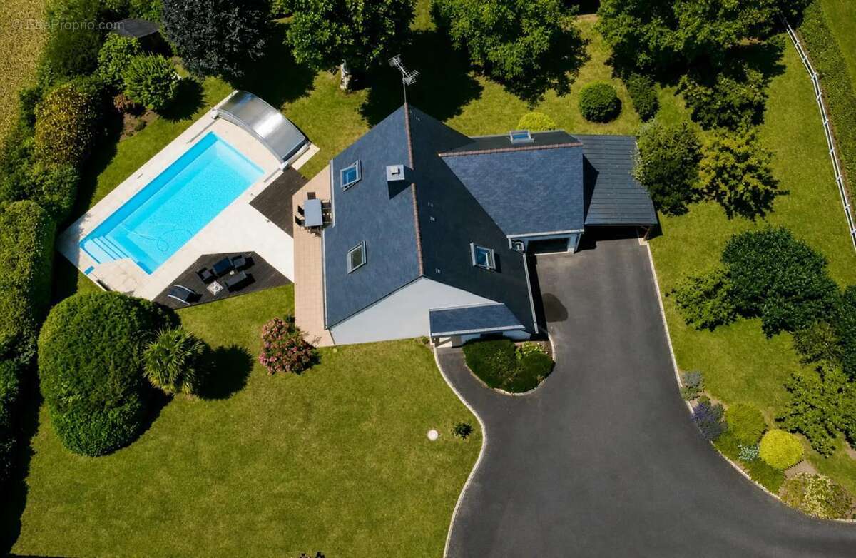 Maison à MELLAC