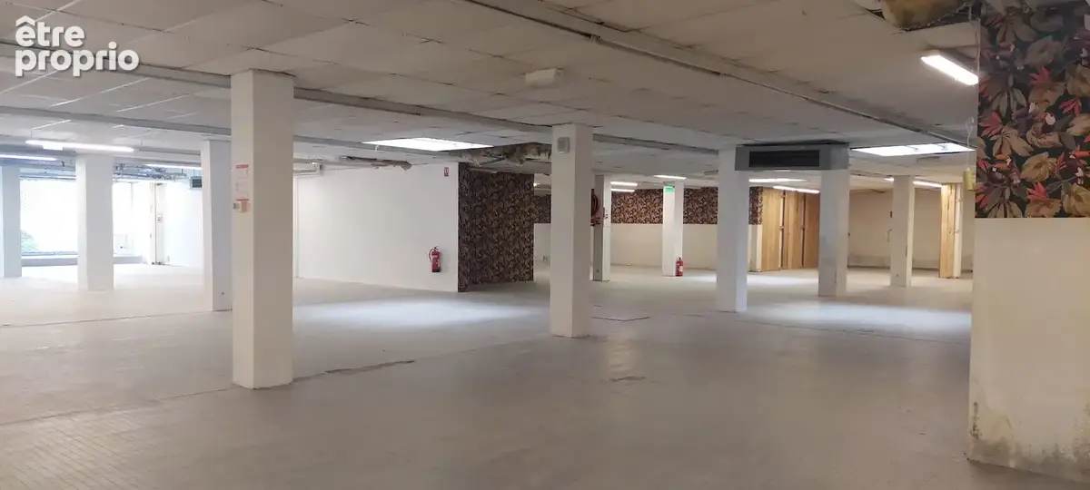 Belfort plein centre , vends local commercial de 832m2+ 400m2 reserve sous sol - photo 5