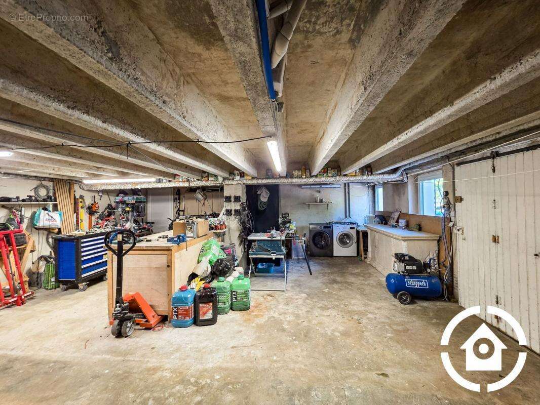 ? Maison familiale sur sous-sol - 4 chambres + studio - T - photo 25