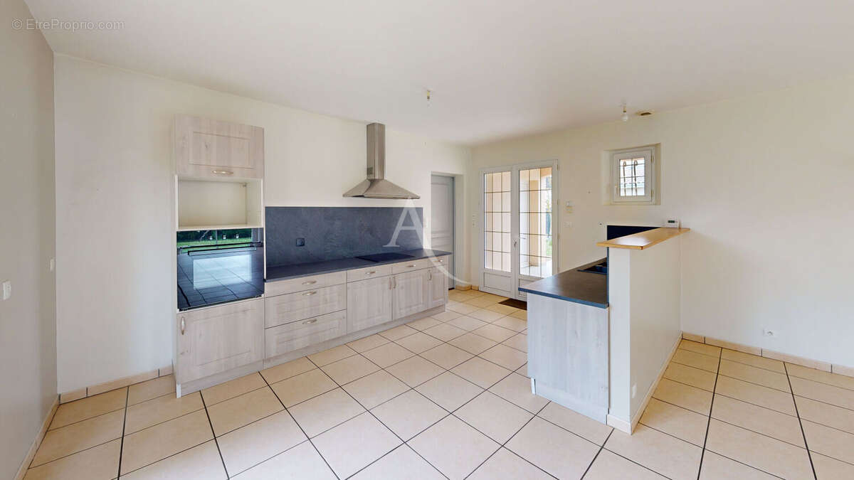 Maison à FONTAINE-LE-COMTE